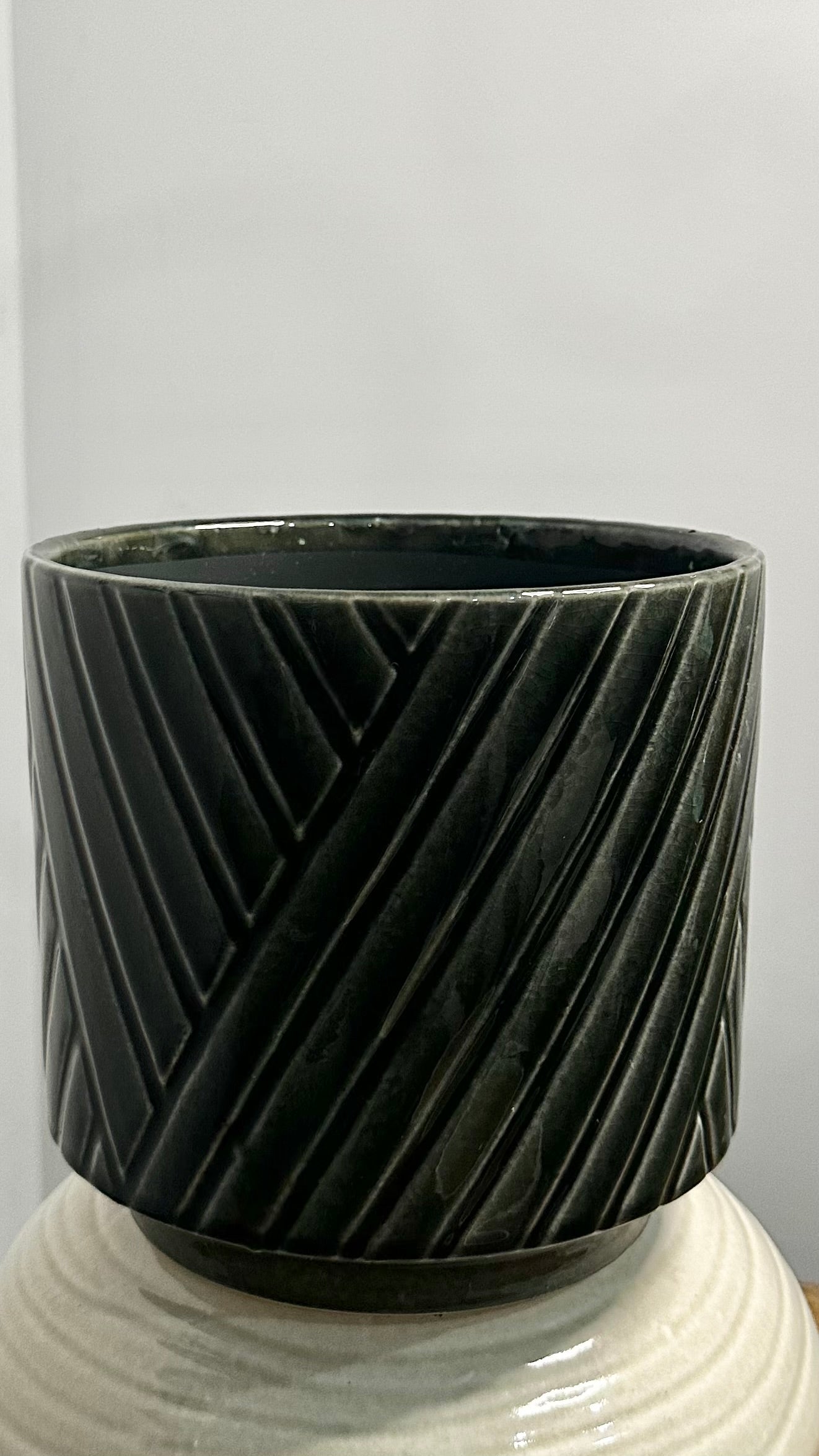 Parla Cross Diagonal Pot